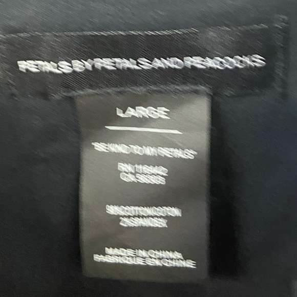 NWT Petals and Peacocks Handle With Care Button Up Longsleeve Large Zuniga - Picture 6 of 8